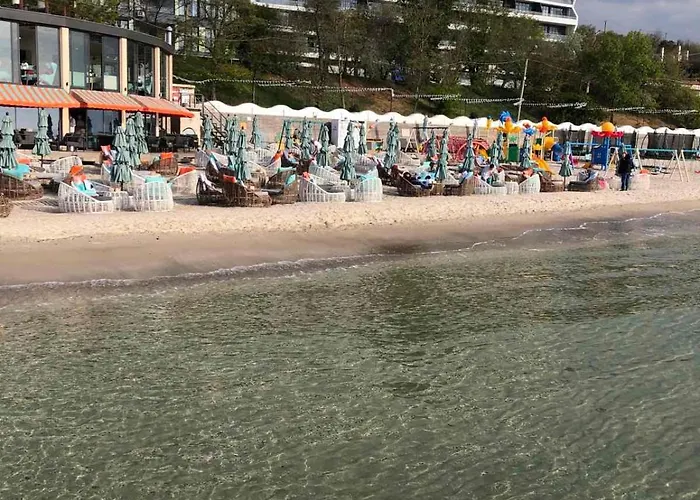 公寓 калипсо у моря 1 линия 敖德萨